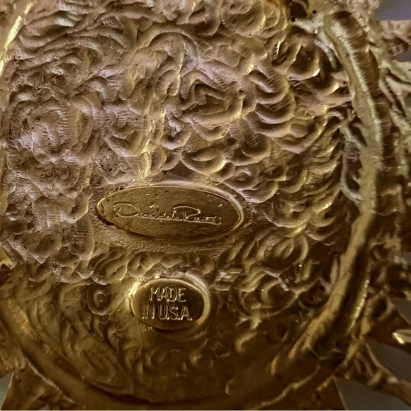 Oscar De La Renta Gold Brooch Pin - Picture 9 of 9